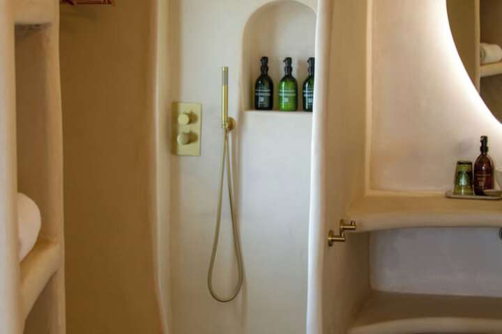 Room 10 of 74
