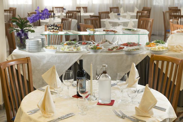 Dining 114 of 124