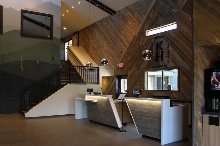 Guest Lobby