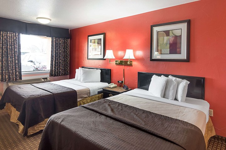 Room 10 of 30