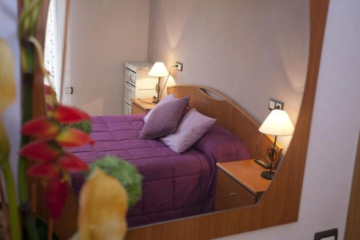 Room 10 of 65