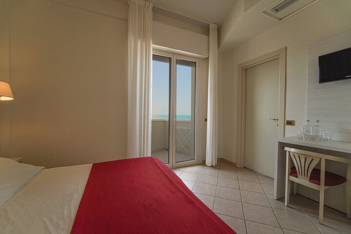 Room 6 of 46