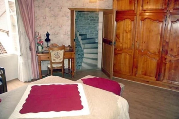 Room 15 of 37
