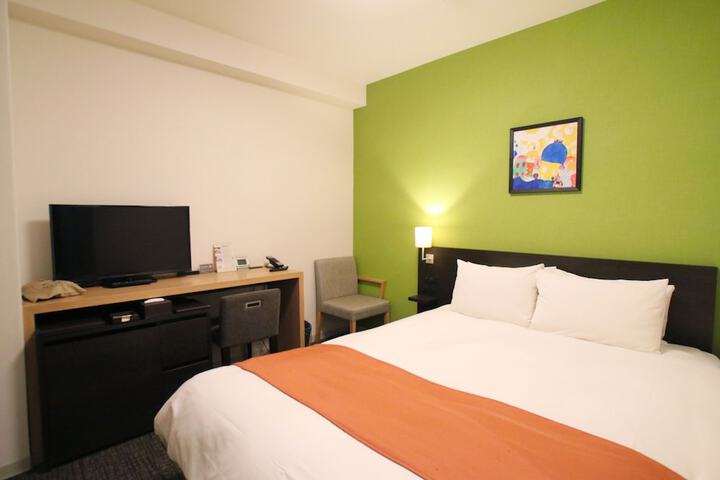 Room 10 of 51