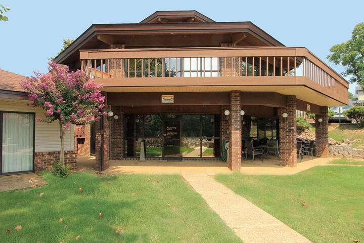 Image of EMERALD ISLE RESORT
