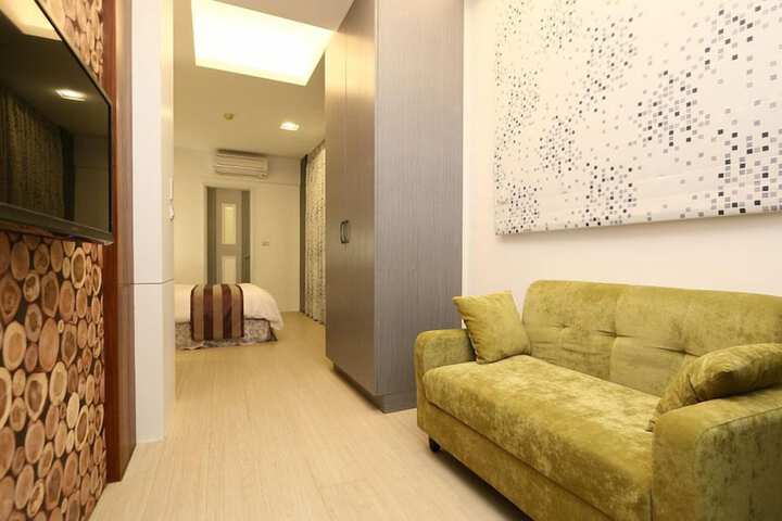 Room 3 of 30