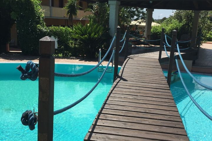 Pools & Facilities