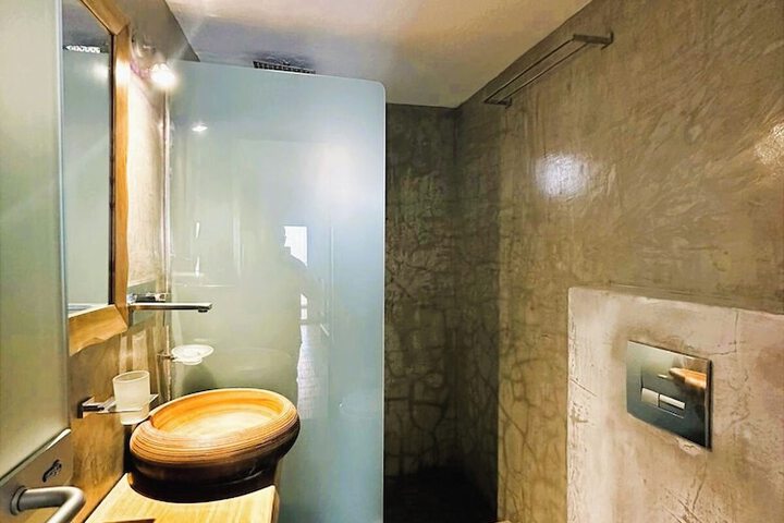 Room 70 of 110
