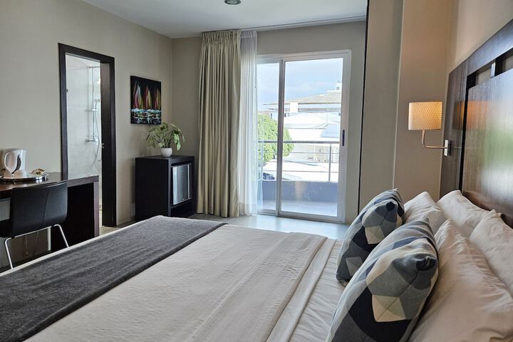Room 6 of 44