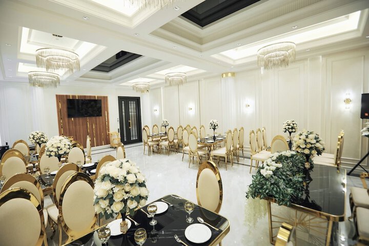 Dining 74 of 87