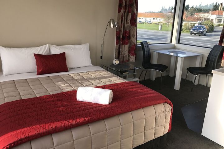 Room 48 of 100