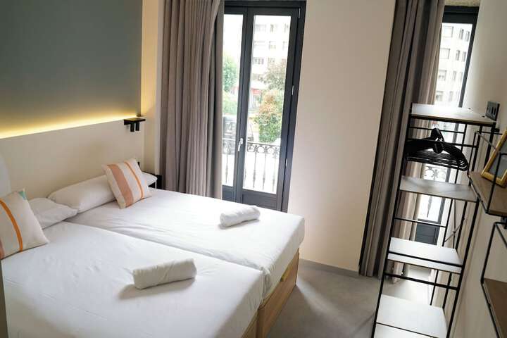 Room 5 of 28