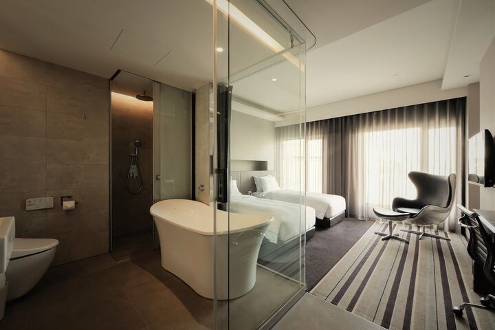 Room 49 of 82