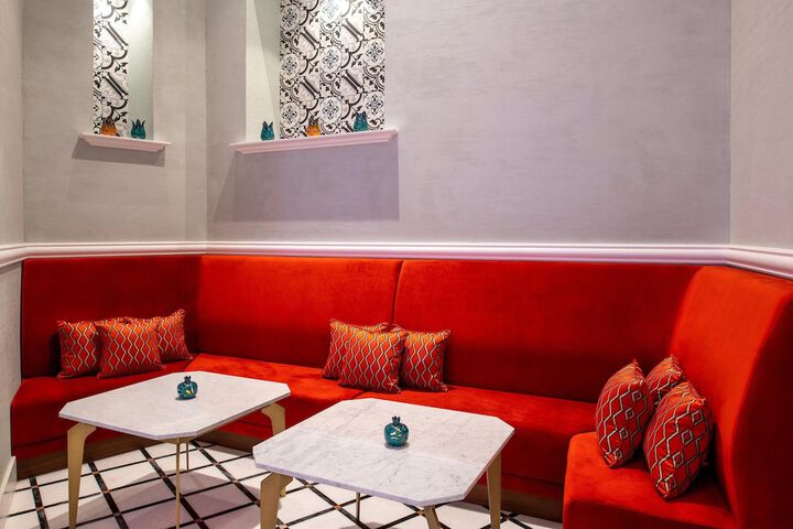 Lounge 232 of 263