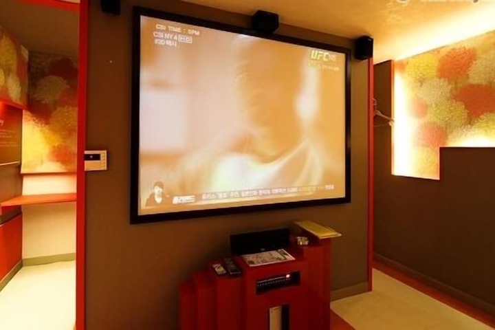 Room 49 of 59