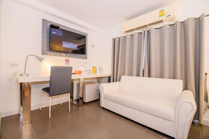 Room 4 of 34