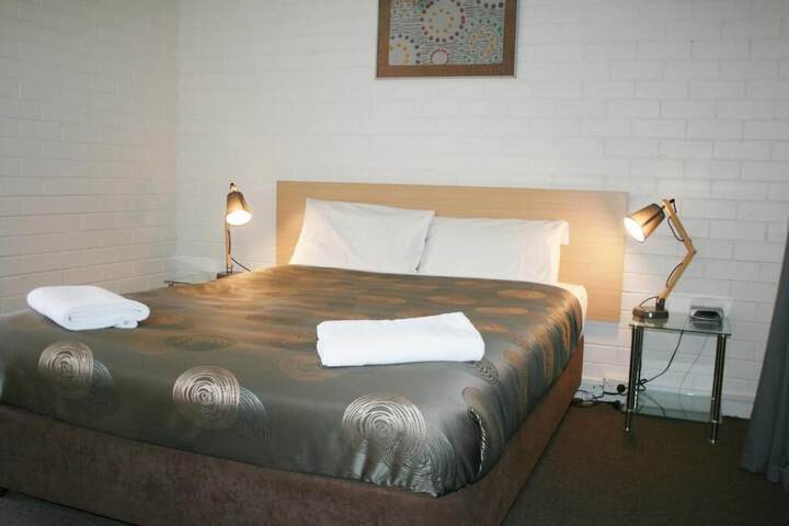 Room 10 of 26