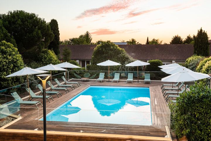 Pool Hotel