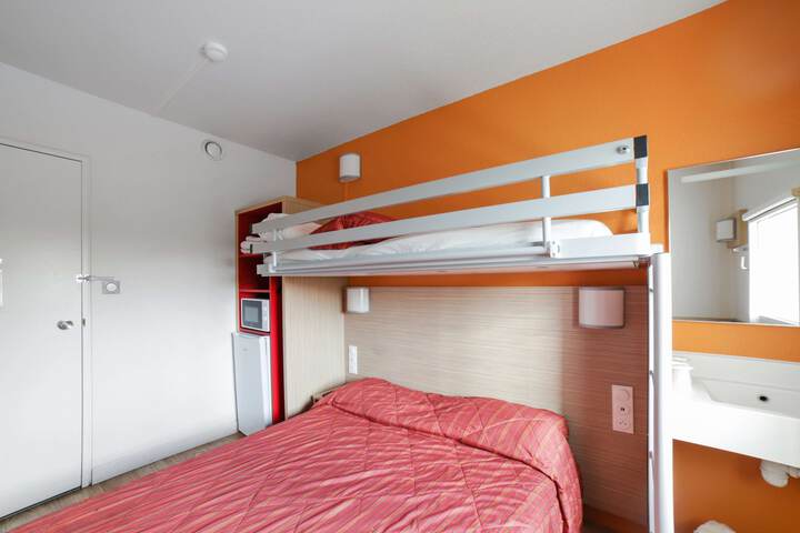 Room 18 of 114