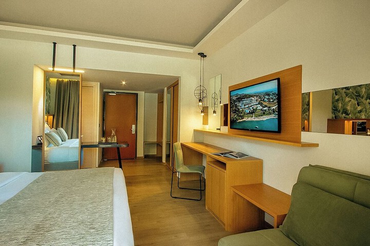 Room 48 of 159