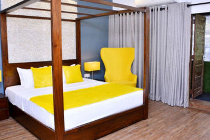 Room 6 of 20