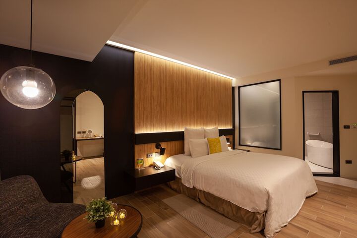 Room 7 of 118