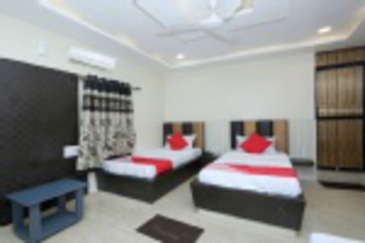 Room 352 of 407