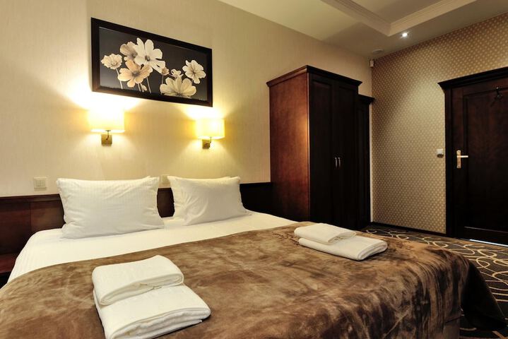 Room 17 of 50