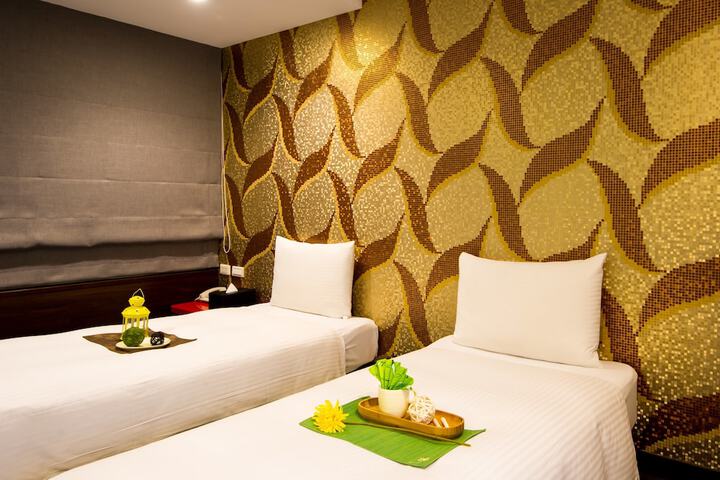 Room 3 of 39