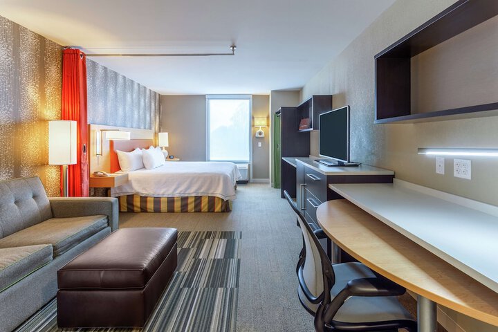 1 King Bed Studio Suite (10 of 17)
