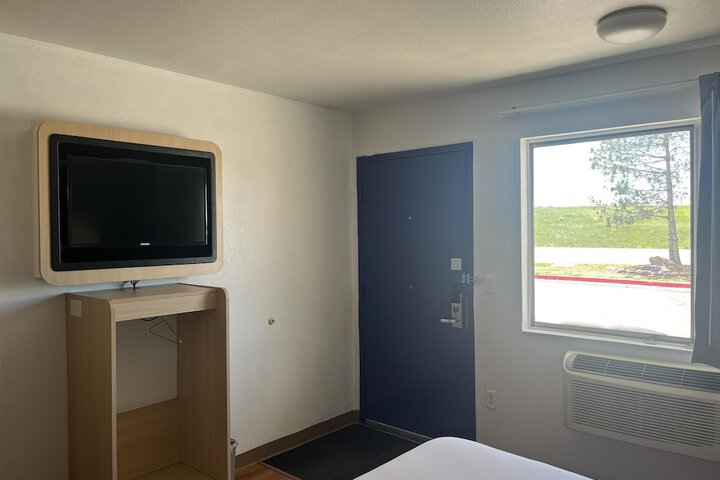Room 17 of 42