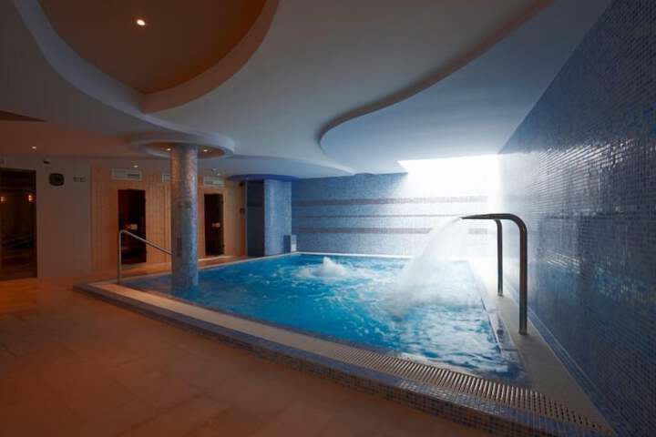 Pool 30 of 61