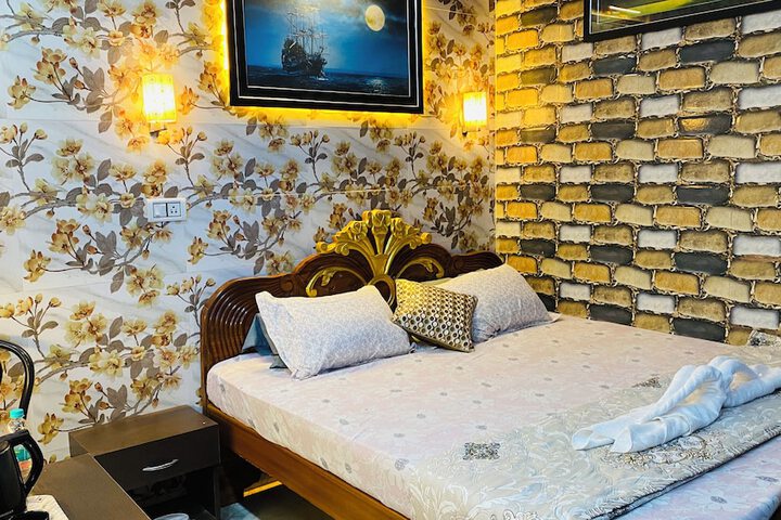 Room 32 of 101
