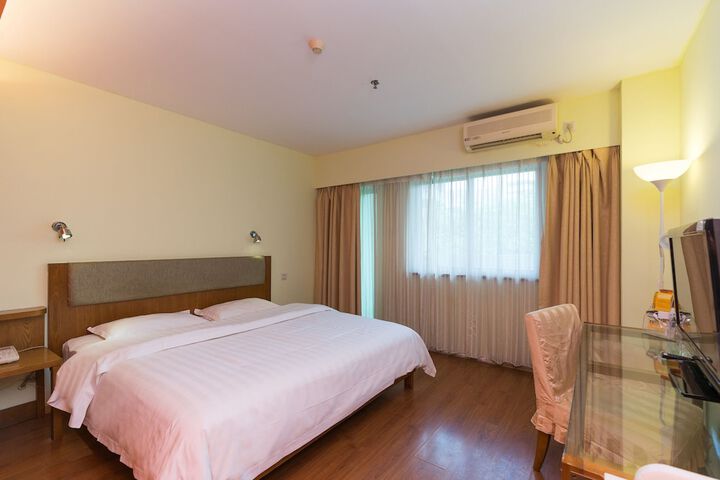 Room 5 of 22