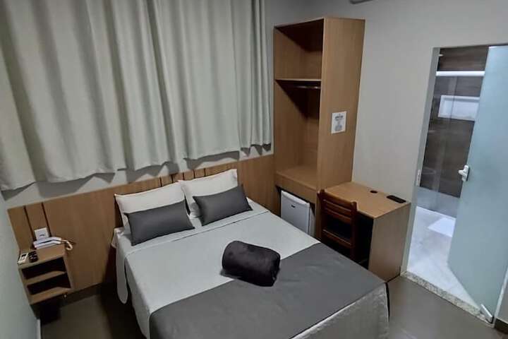 Room 9 of 34