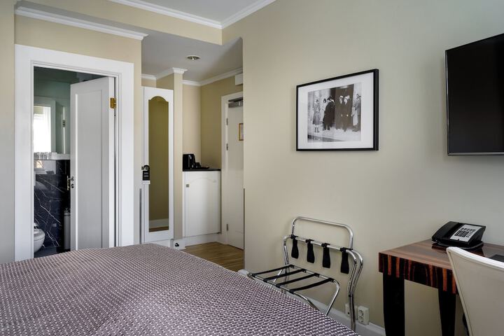 Room 40 of 81