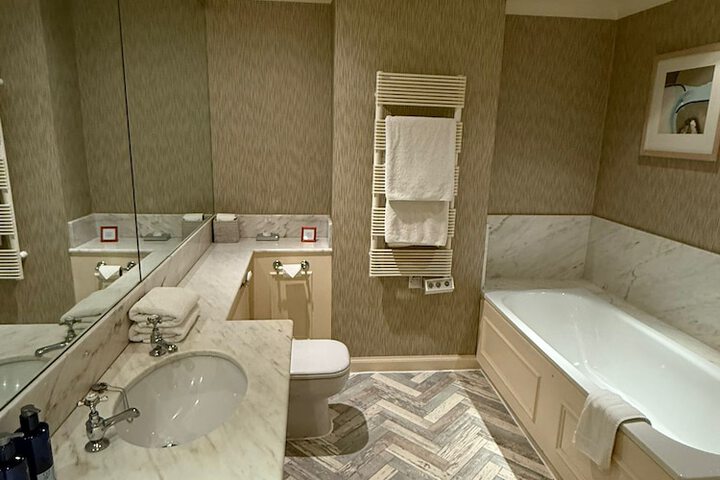 Room 61 of 79