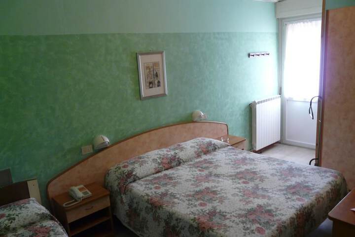 Room 5 of 35
