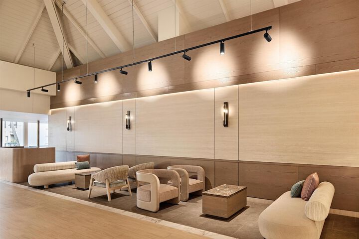 Entrance & Lobby