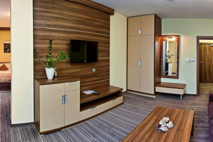 Room 17 of 73