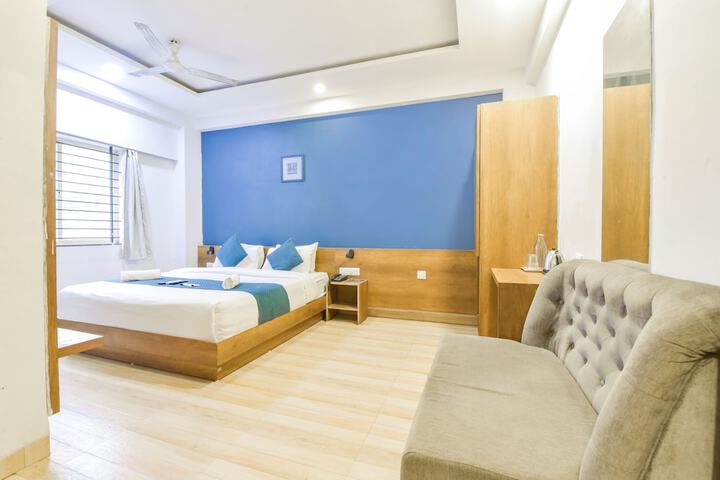 Room 12 of 16