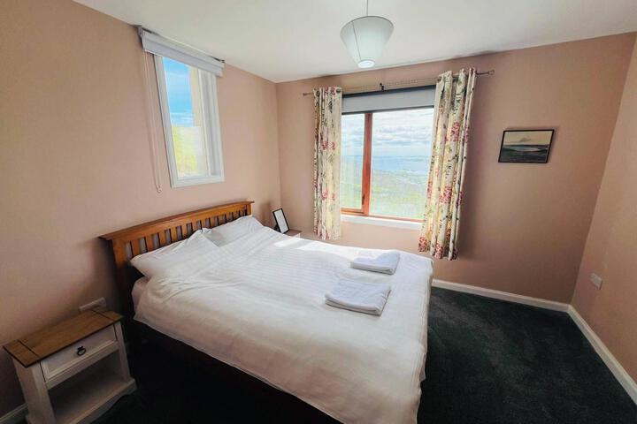 Room 52 of 139