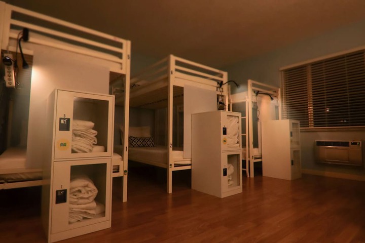 Room 11 of 33