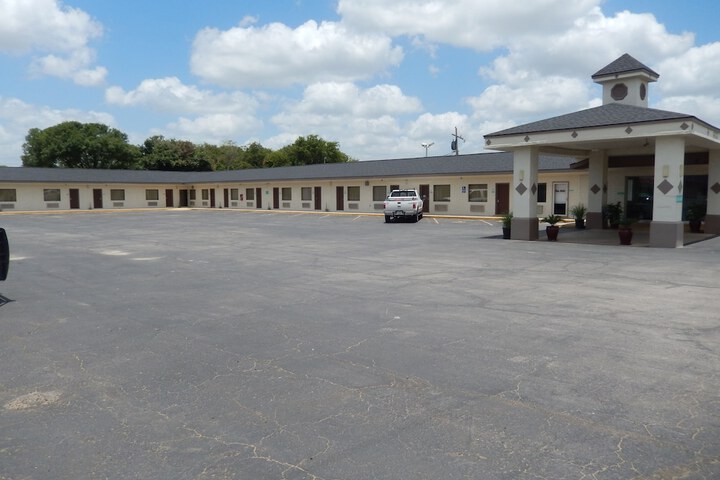 Property Grounds 27 of 30