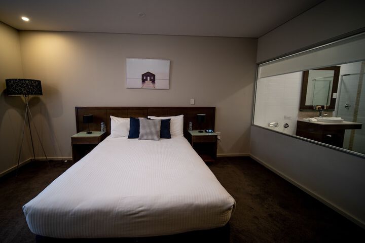 Room 31 of 102