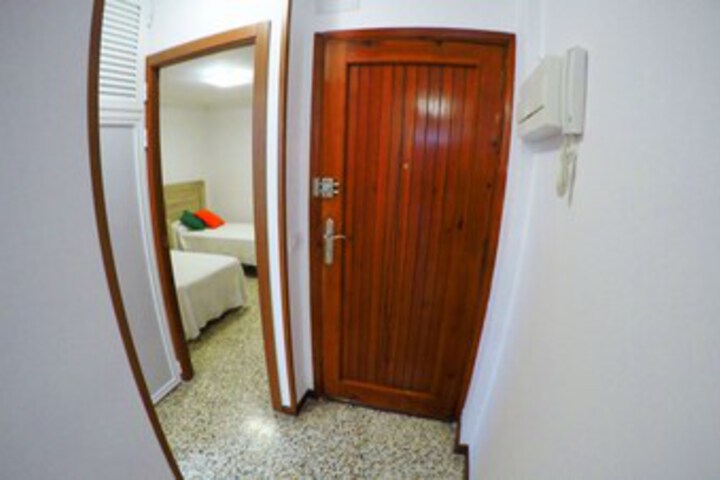 Room 9 of 23