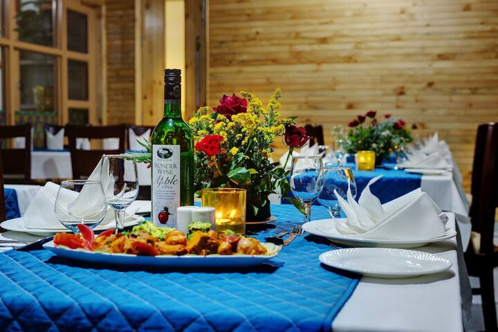 Dining 78 of 89