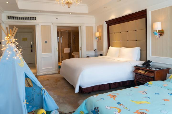 Hotel Interior 199 of 378