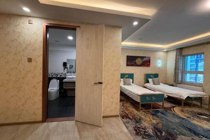 Room 12 of 22