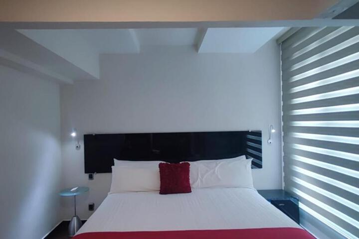 Room 8 of 86